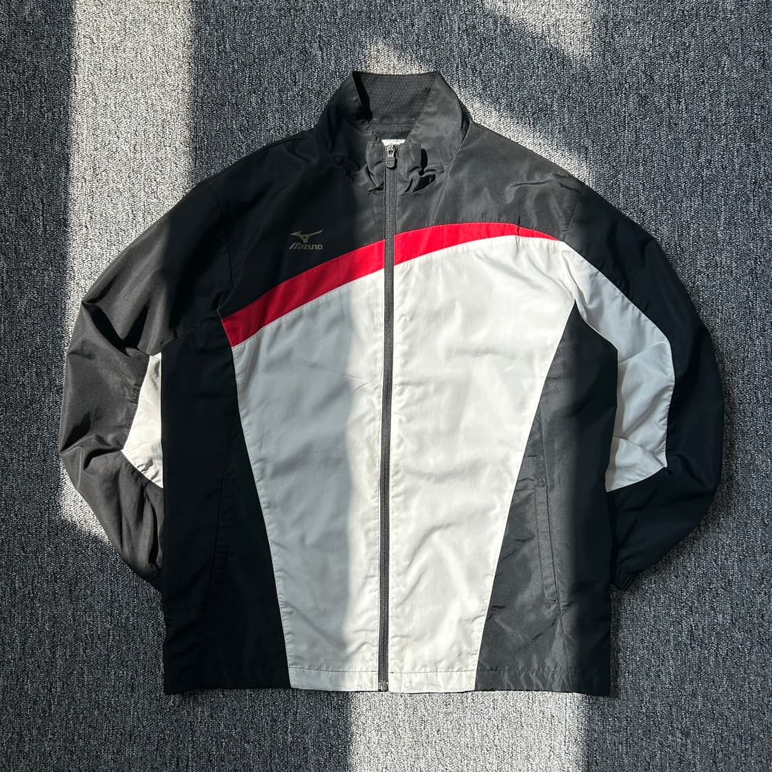 미즈노 올드스쿨 퍼포먼스 바람막이  상품이미지1