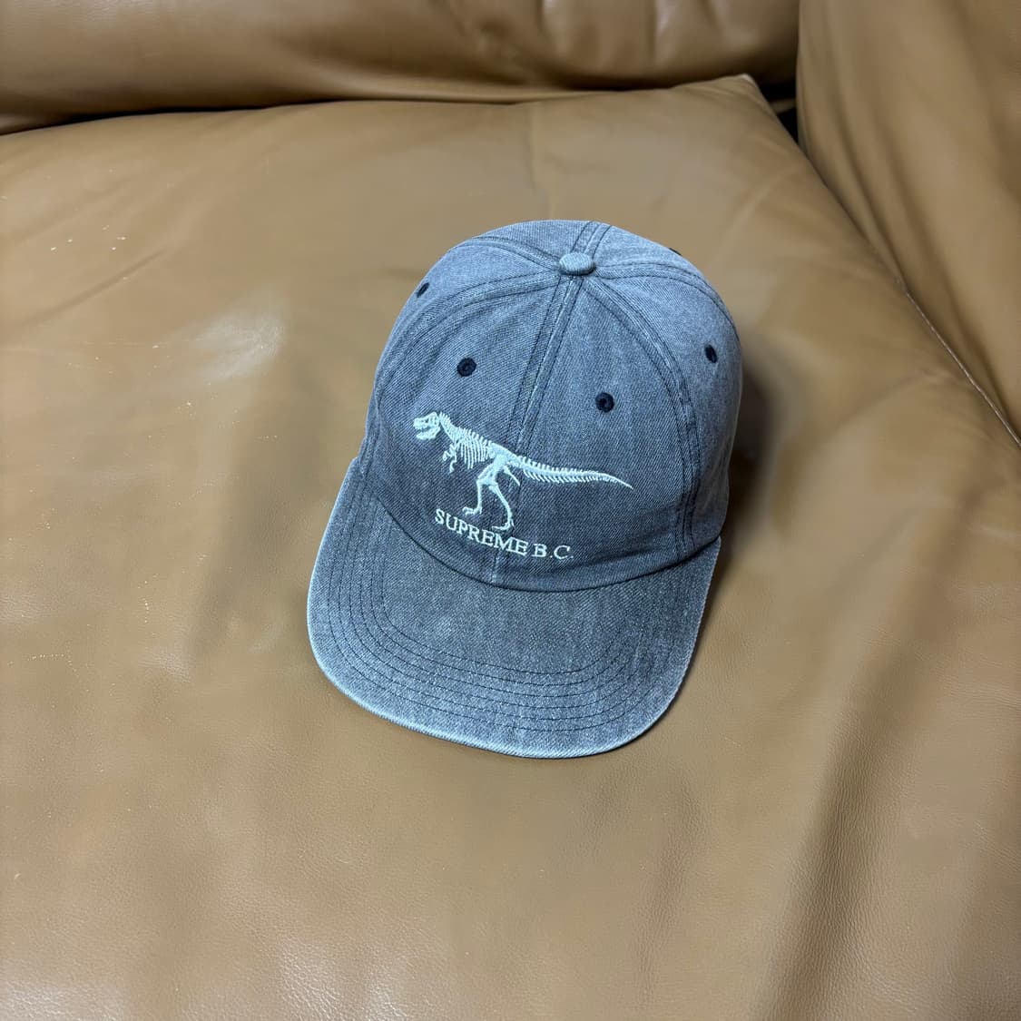 슈프림 6패널 볼캡 모자 쥬라기 워시드 데님 블랙 상품이미지1