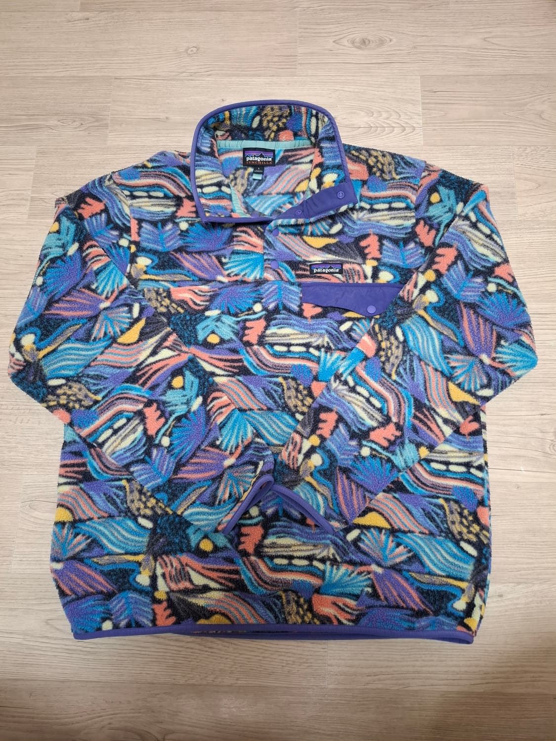 L 파타고니아 신칠라 플리스 풀오버 스냅티 크레이지 패턴 상품이미지1