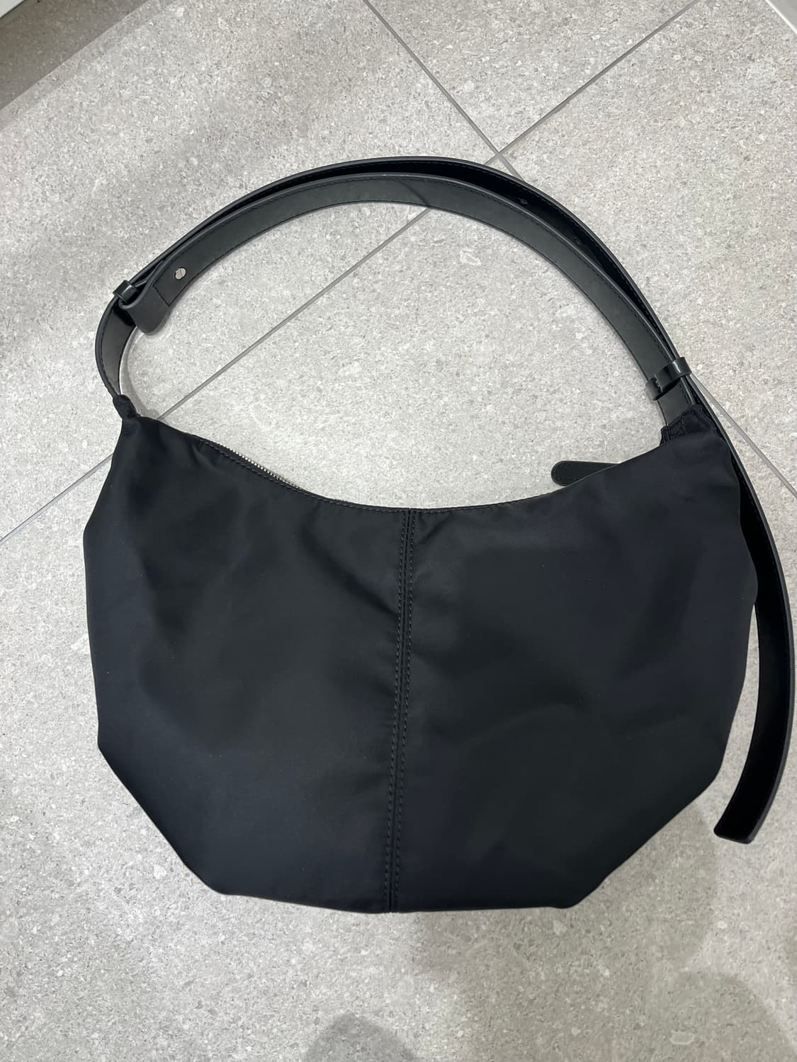 낫띵리튼 나일론 호보백 블랙 상품이미지3