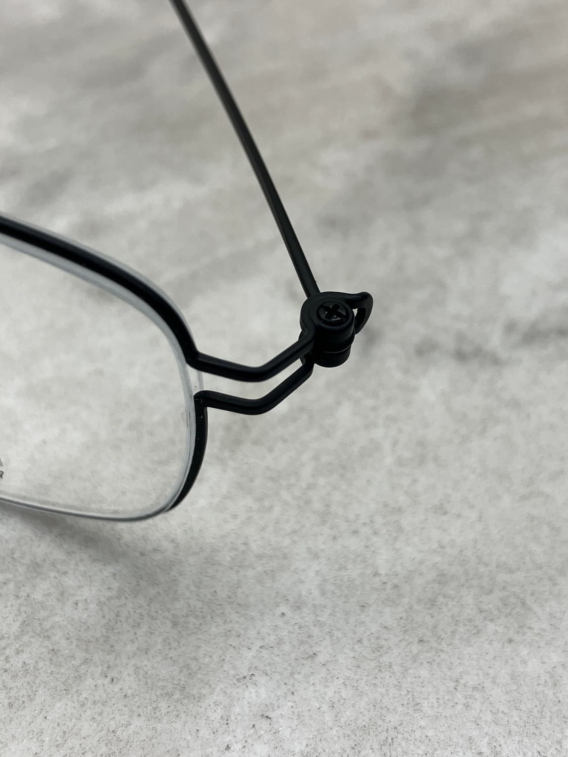 B34 갤랑 GALLAN 매트 블랙 역산각 메탈테 안경(14g) 상품이미지7