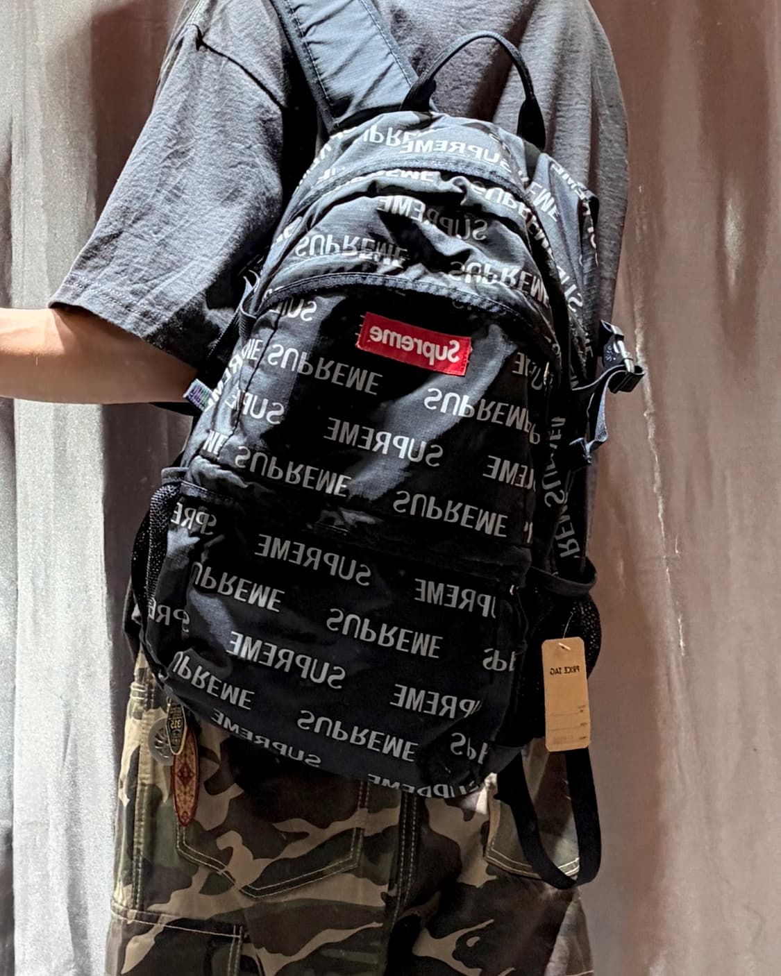 Free SUPREME 슈프림 박스로고 스펠링패턴 블랙 백팩 상품이미지1