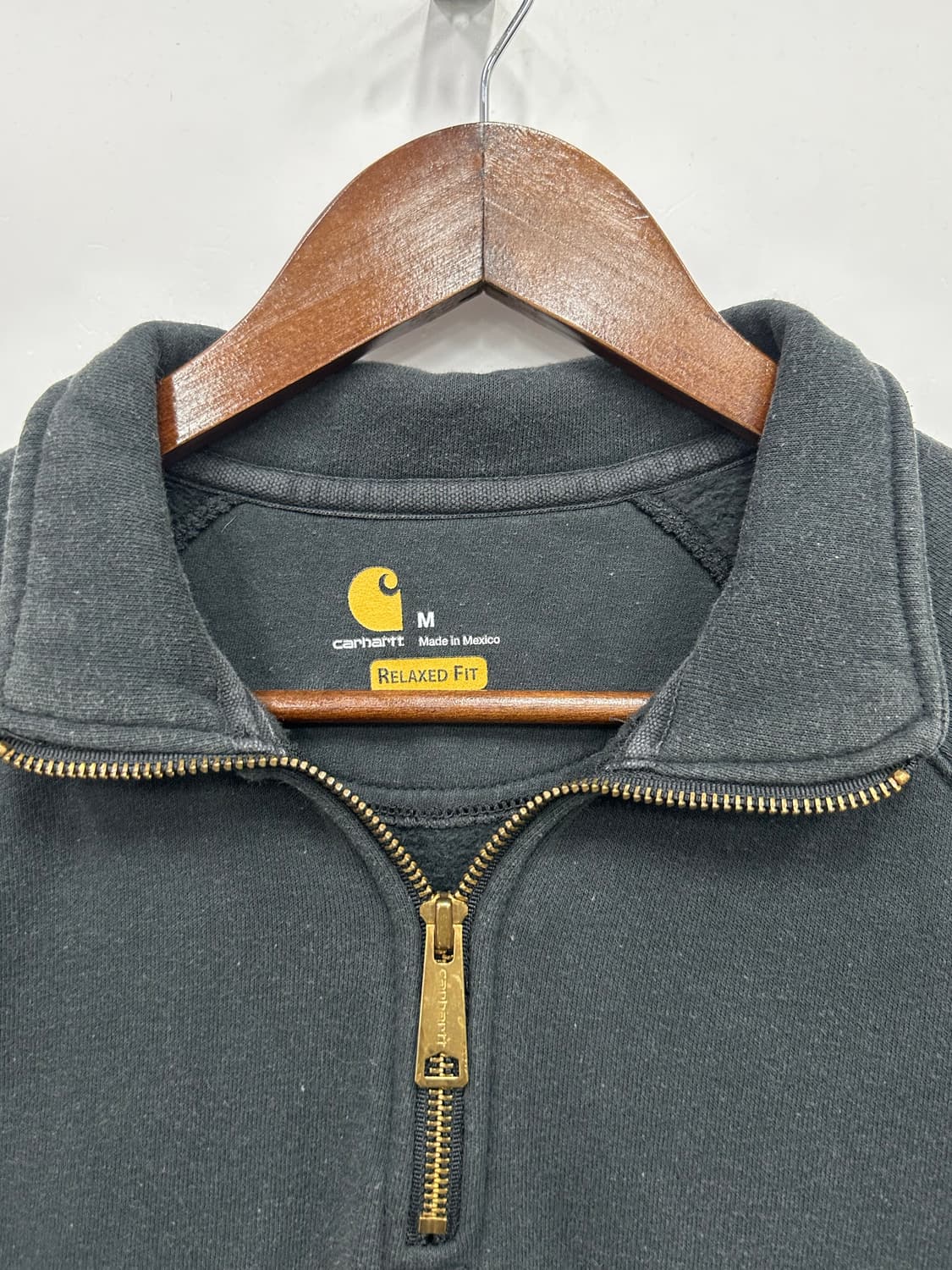 칼하트 블랙 코튼 반집업  상품이미지2