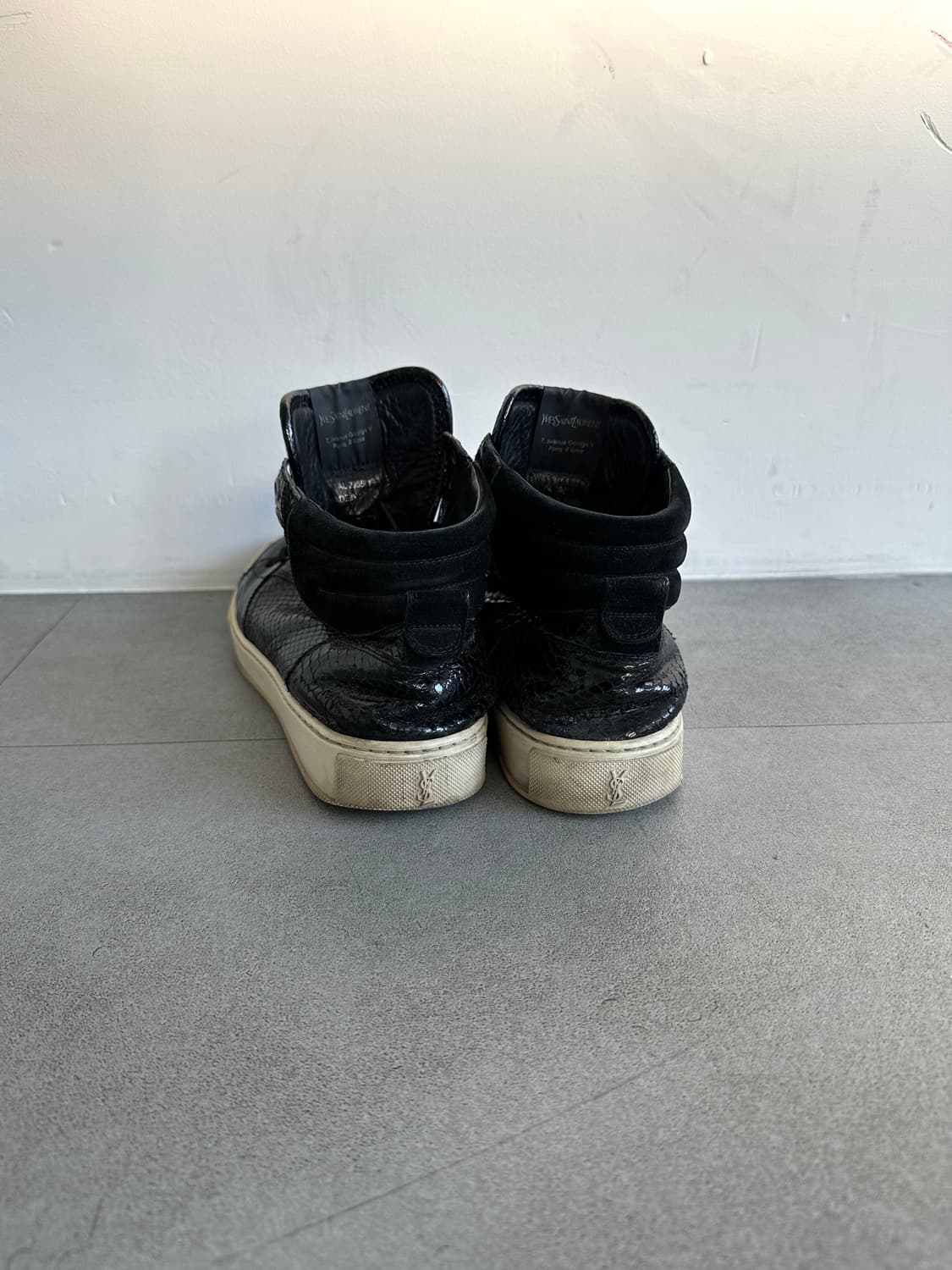 생로랑 블랙 파이톤 레더 하이탑 스니커즈 상품이미지4