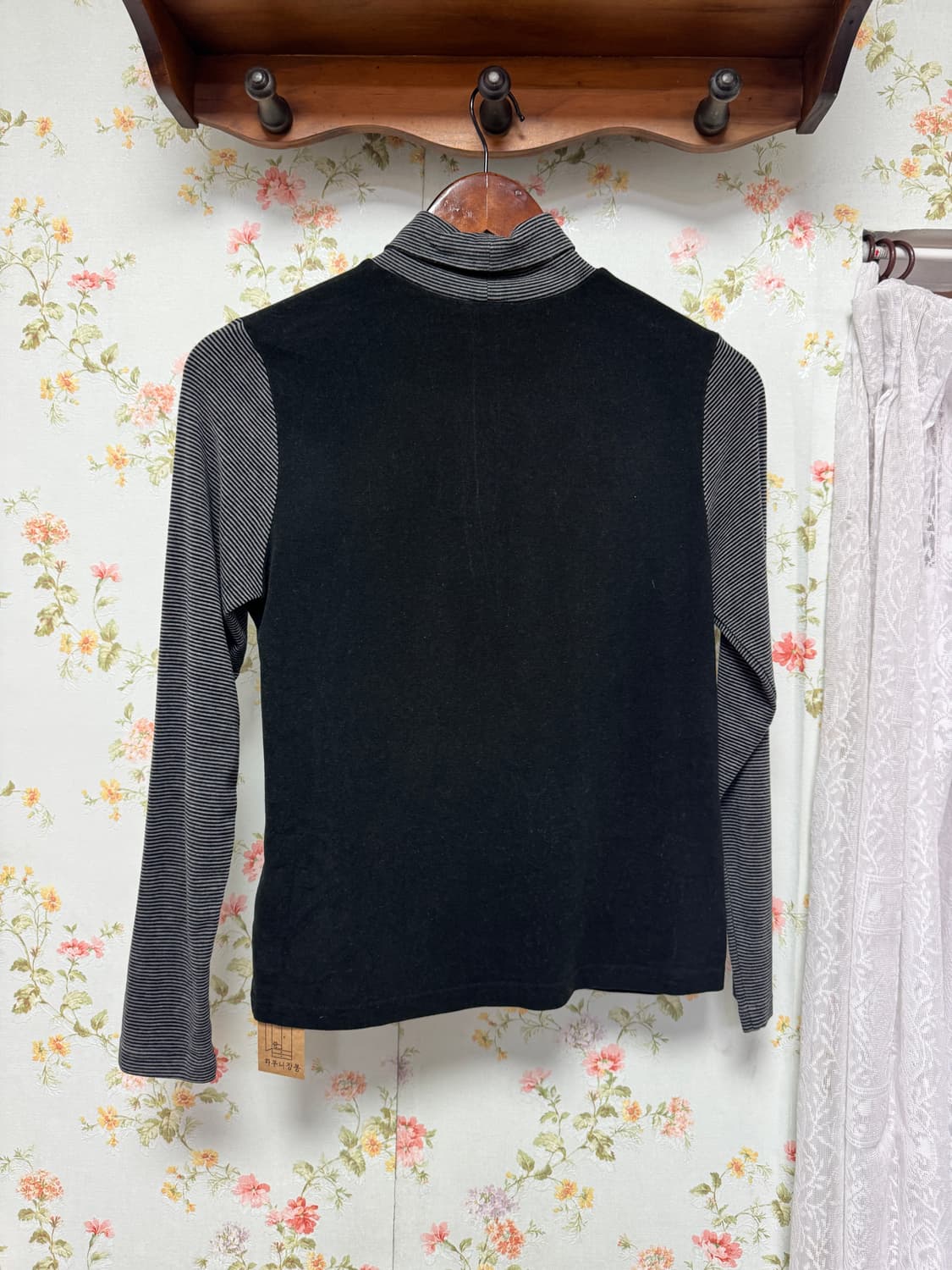 스트라이프 배색 목폴라 티셔츠 상품이미지2