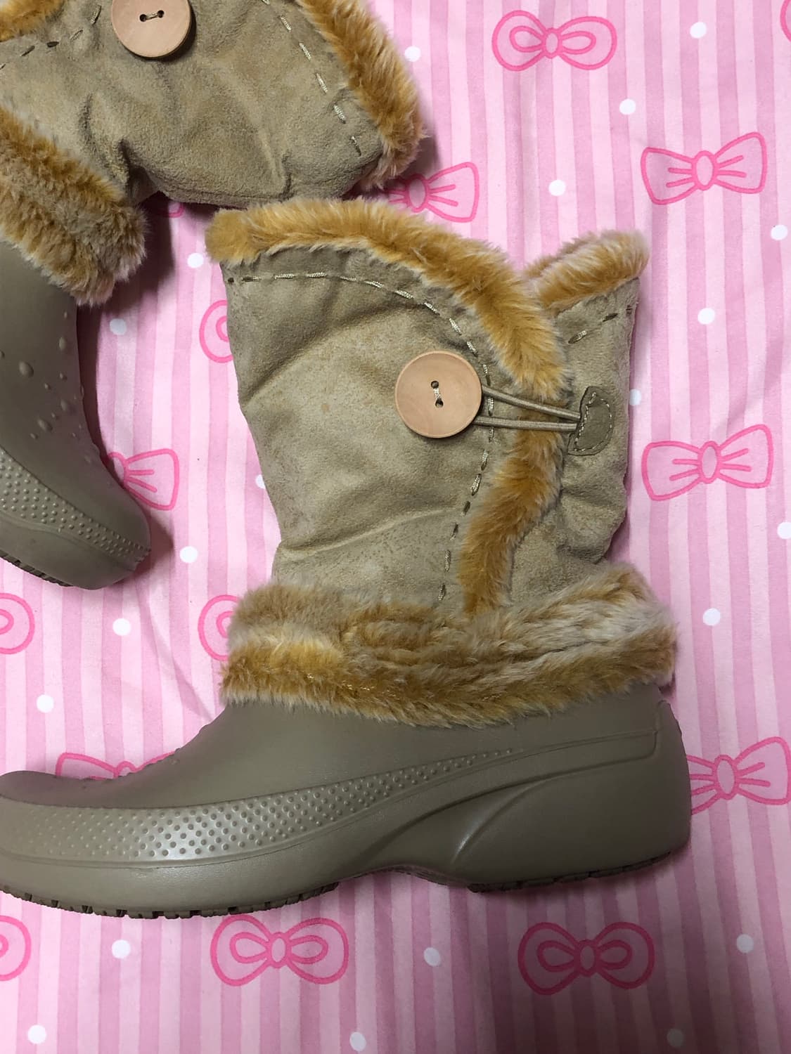 크록스 스웨이트 버튼 베이지 브라운 부츠 상품이미지2