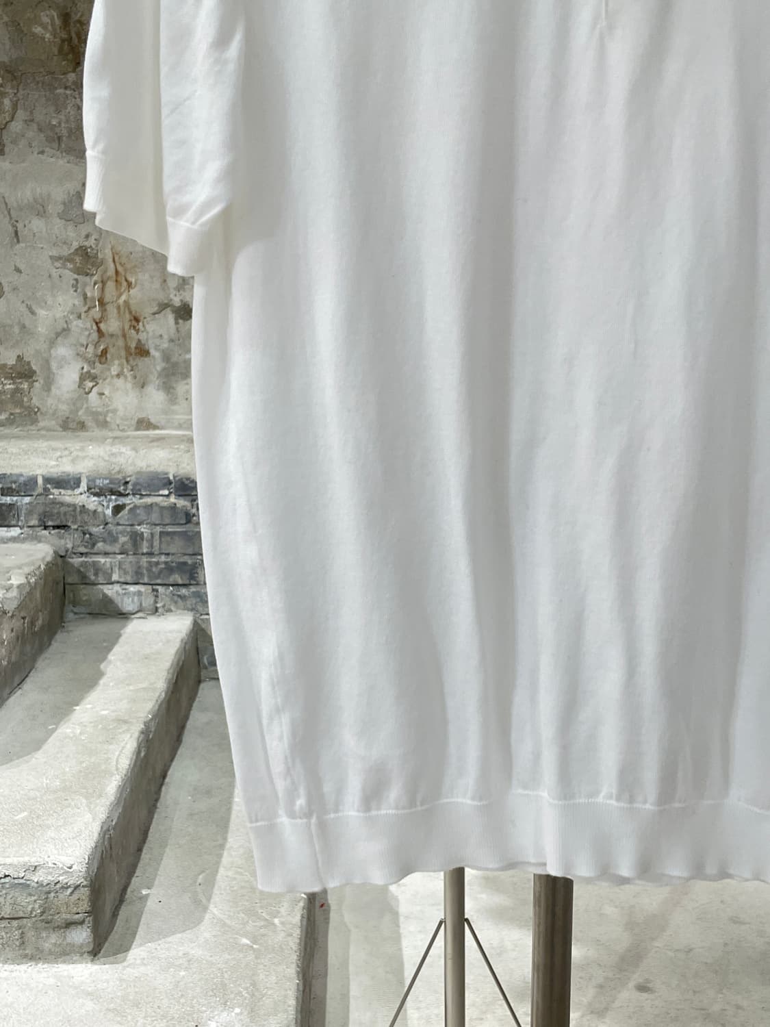 존 스메들리 화이트 스탠다드 핏 아드리안 하프 니트 상품이미지4