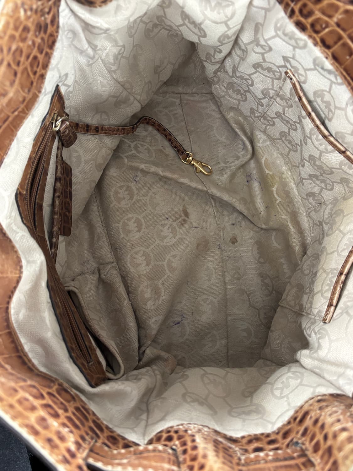 MICHAEL KORS 마이클 코어스 크로커 엠보 토트백 상품이미지3