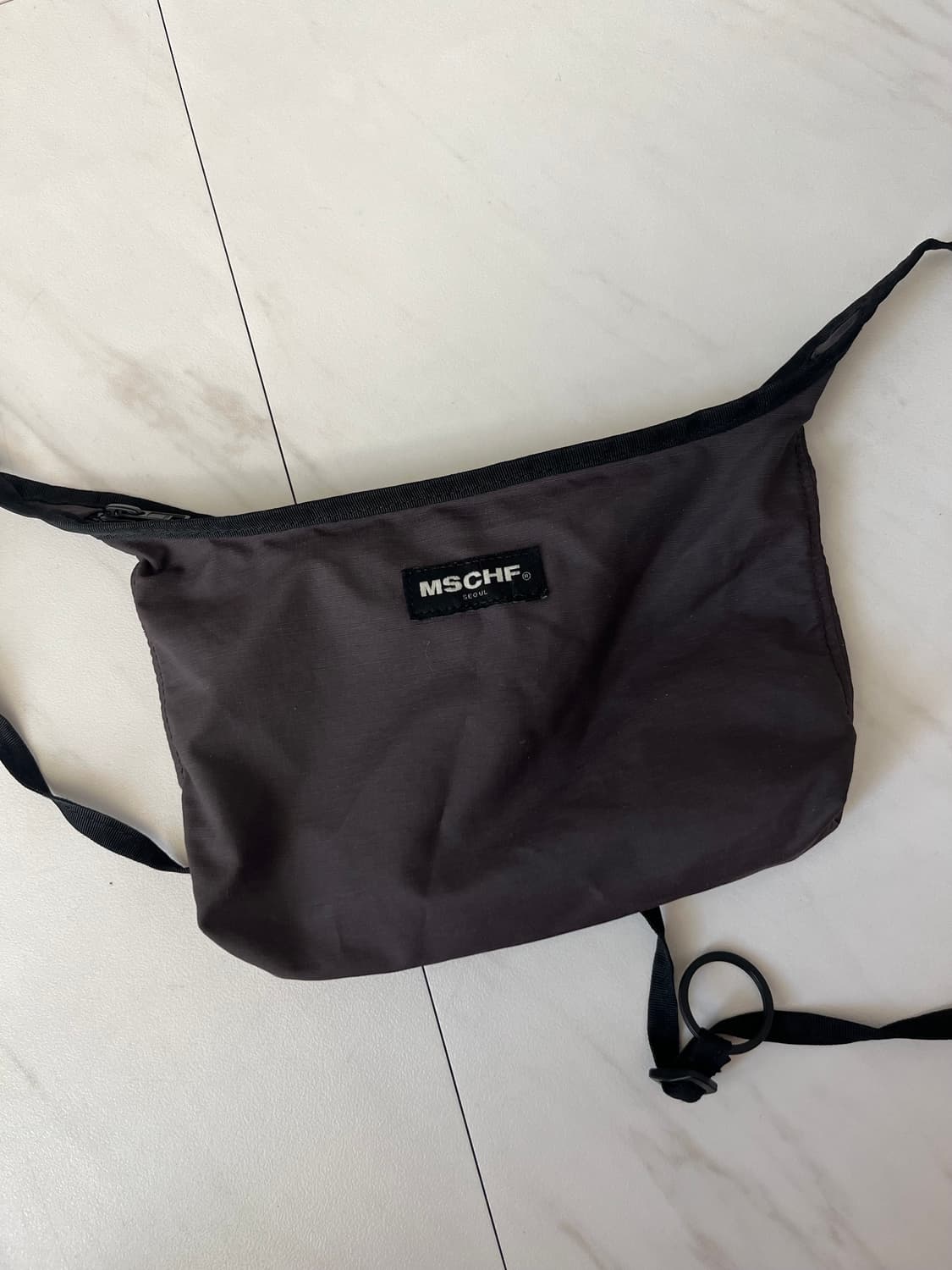 미스치프 나일론 재질 미니크로스백 상품이미지1