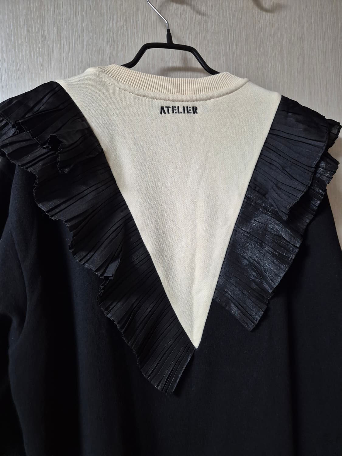 (20년) 럭키슈에뜨 아뜰리에 프릴 맨투맨 원피스 38 상품이미지6