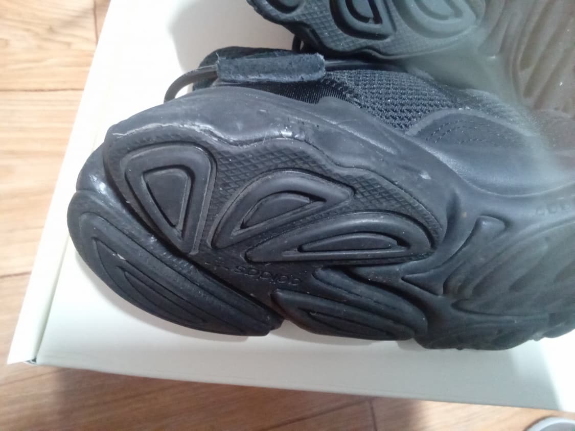 아디다스 옺,위고 트리플블랙 런닝 트래킹화 상품이미지3