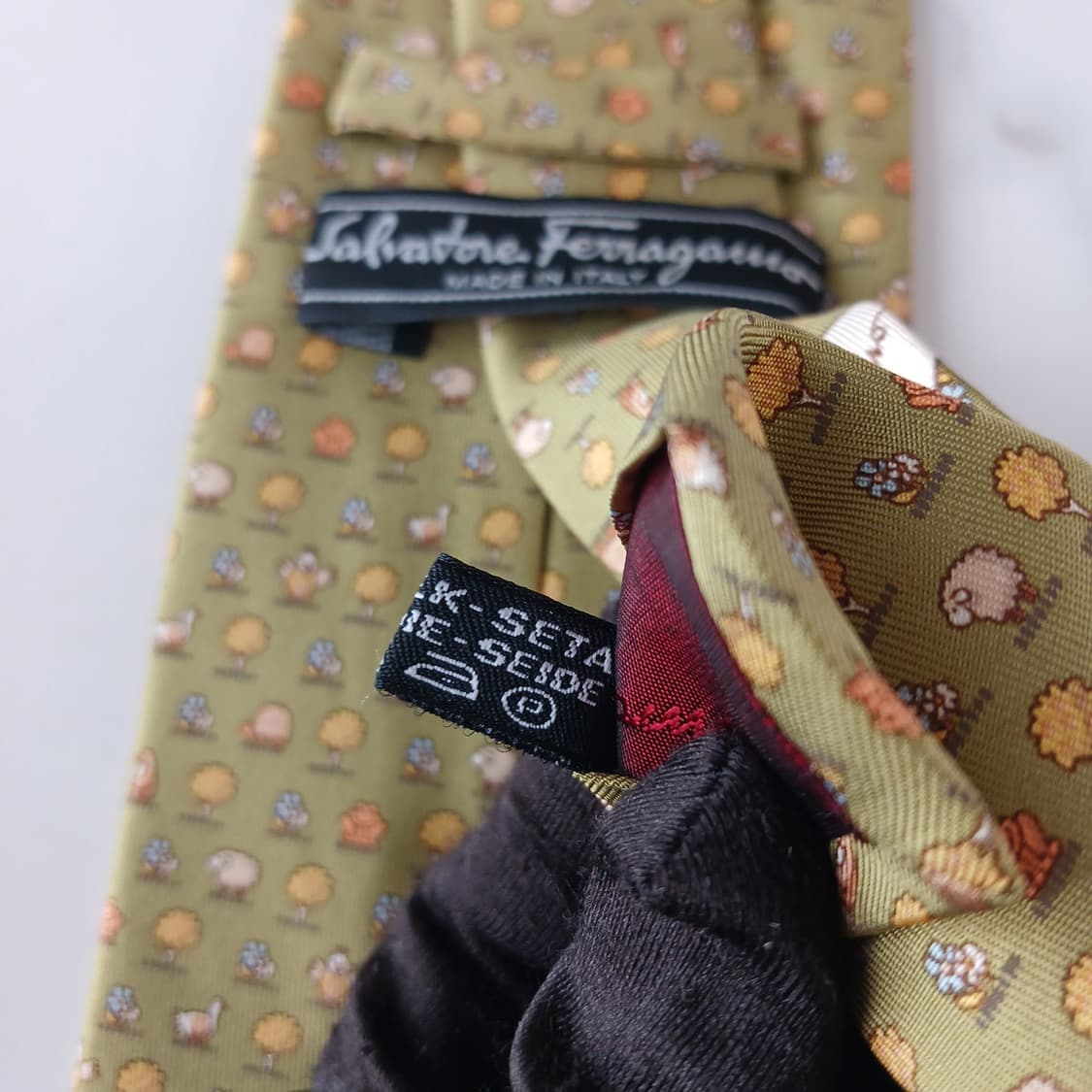 페라가모 실크 연두 멀티 모티브 넥타이 9.1cm A+등급 A19495
 상품이미지10
