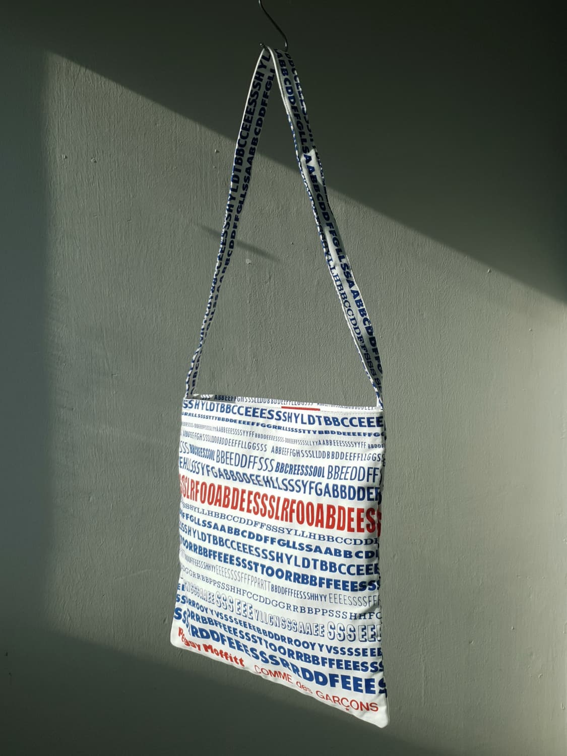 CDG x Peggy Moffitt cross bag 상품이미지5