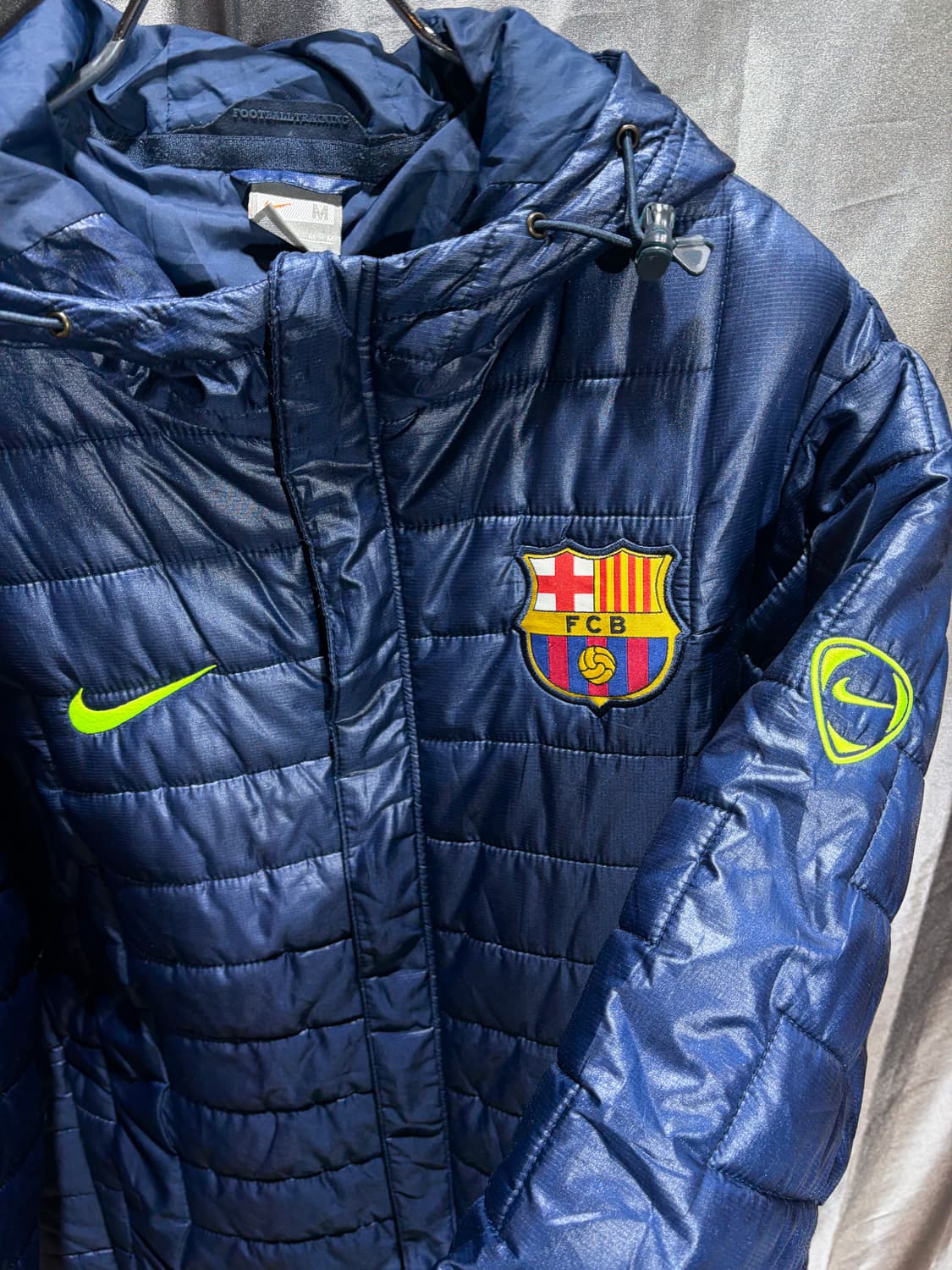 M 나이키 바르셀로나 스우시 네이비 경량패딩 상품이미지4