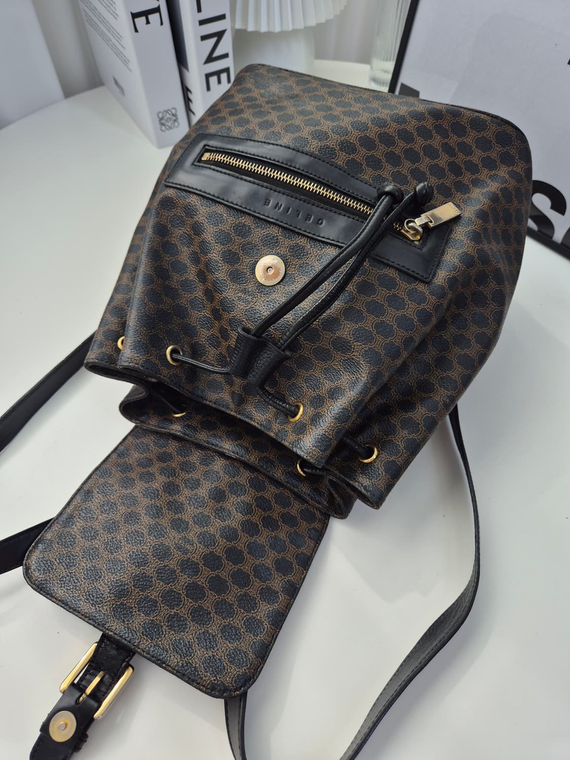 셀린느 마카담 백팩 상품이미지5