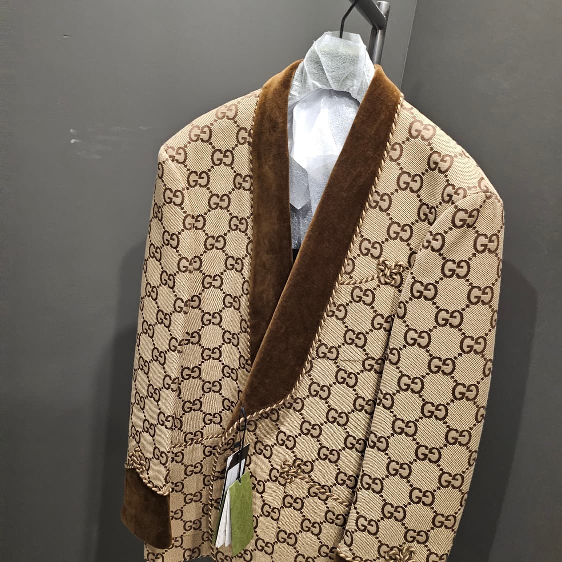 구찌 GG로고 자카드 스웨이드 카라 이정재 자켓 상품이미지3