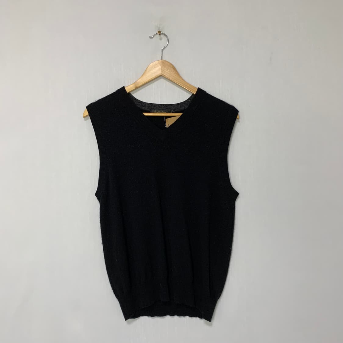 퓨어 캐시미어 100% 빈티지 브이넥 니트 조끼 블랙  상품이미지1