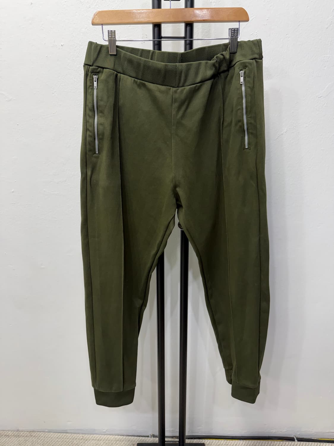 정품) COS 코스 남성 지퍼 포인트 조거 팬츠 XL 상품이미지1