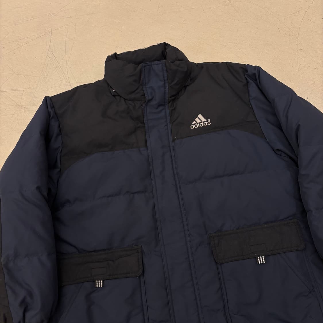 아디다스 올드스쿨 스몰로고 투톤 덕다운 패딩 상품이미지2