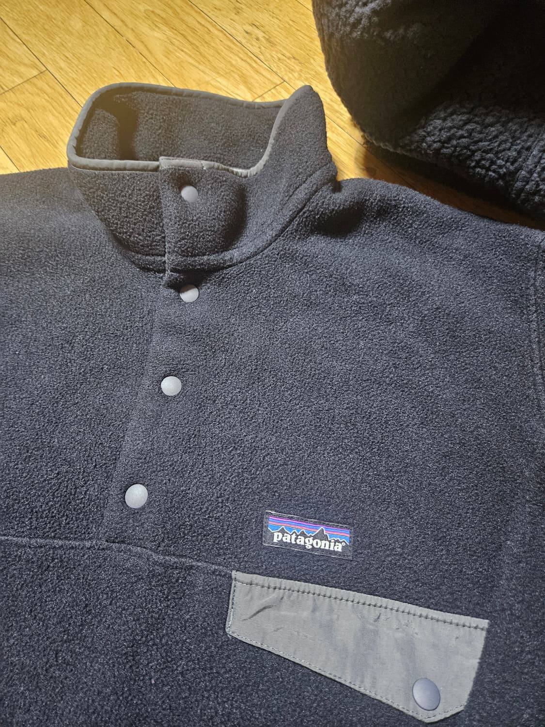 파타고니아 신칠라 블랙 플리스 후리스 아노락 맨투맨  상품이미지4