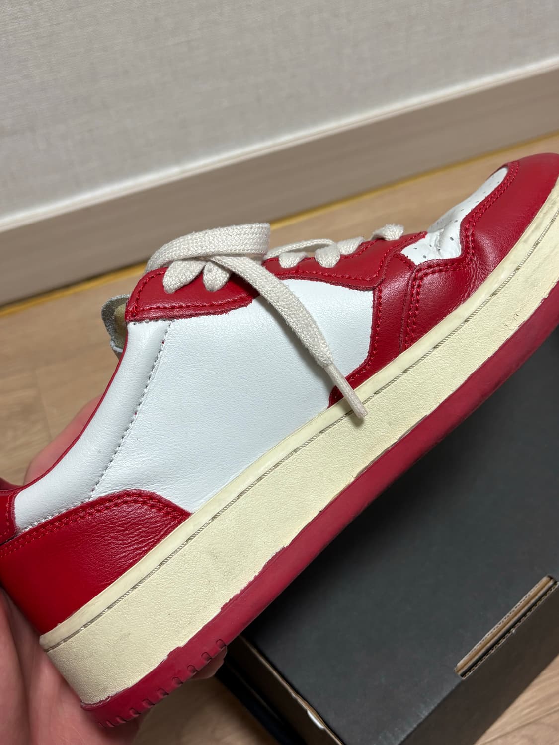 (38)오트리 메달리스트 로우 레더 스니커즈 레드 화이트 상품이미지3