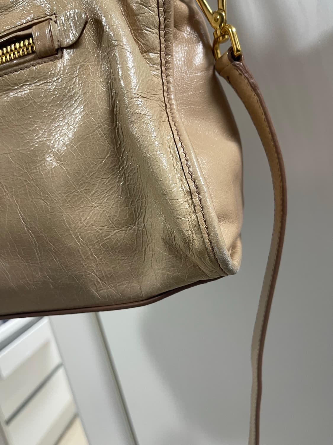 미우미우 비텔로 샤인 베이지 상품이미지6