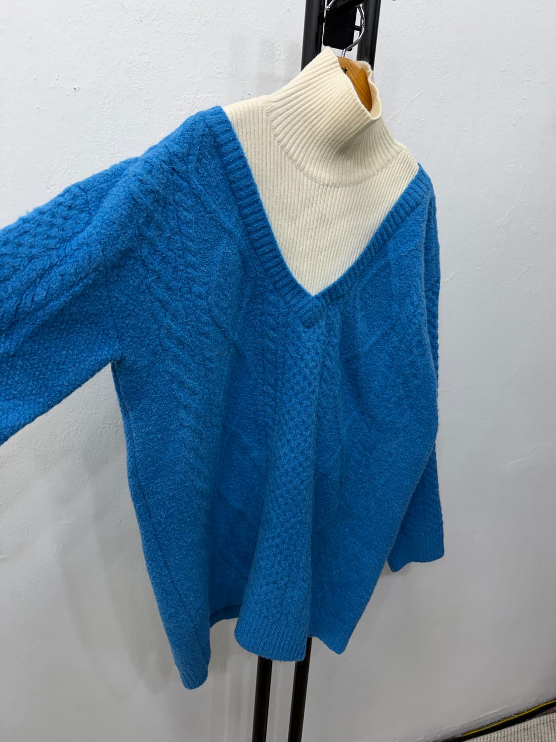 정품) 럭키슈에뜨 배색 니트 스웨터 F 상품이미지2