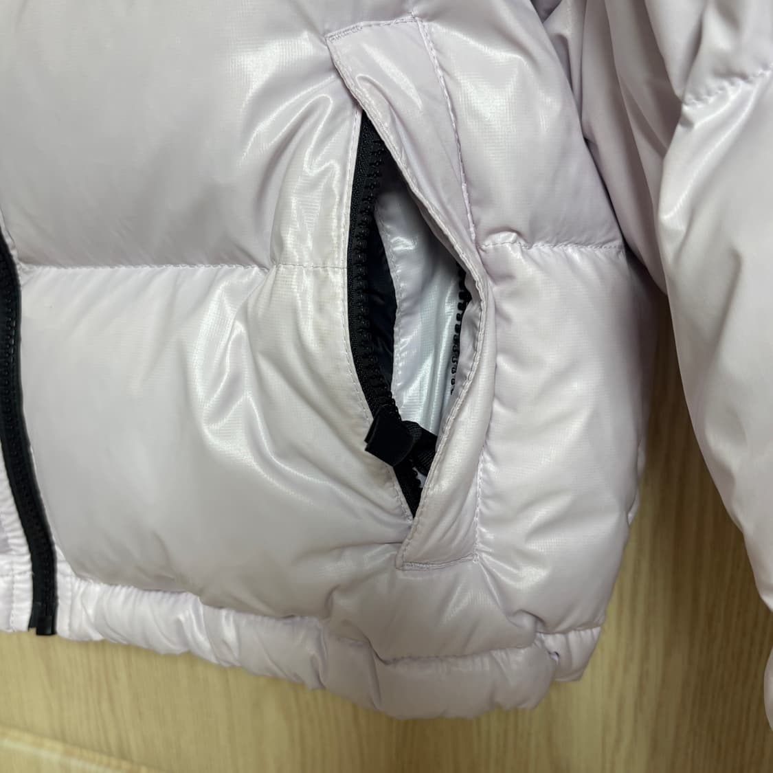 상태 최상 / 노스페이스 눕시 숏 자켓 패딩 라벤더 포그 상품이미지3