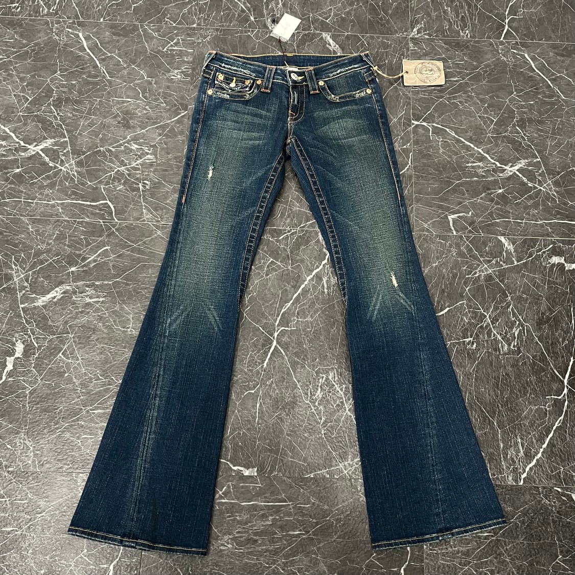 (새상품) 27in 트루릴리전 조이 부츠컷 데님 팬츠 상품이미지5