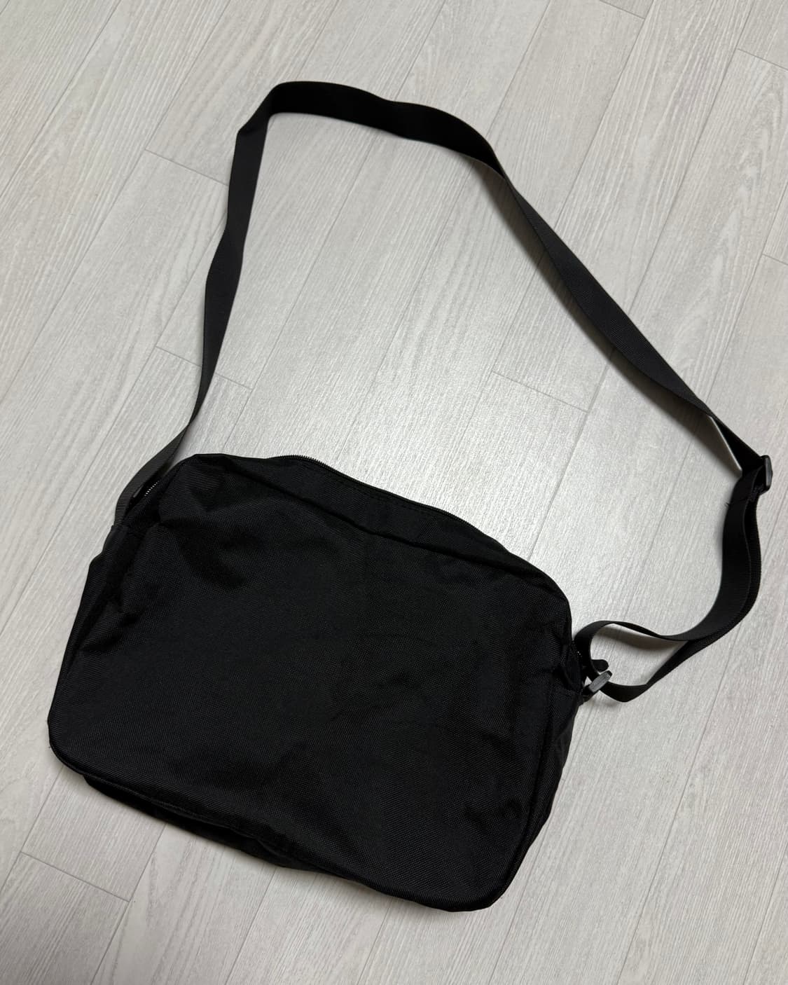 베이프 잡지부록 크로스백 상품이미지2