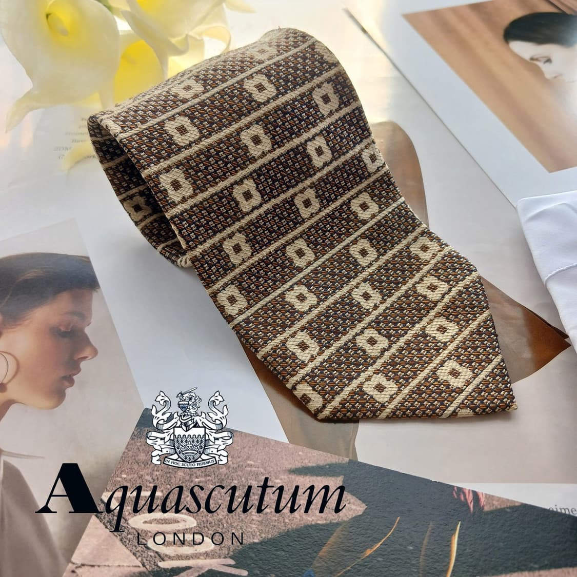 아쿠아스큐텀 실크 베이지 기하 패턴 넥타이 9.6cm A등급 A18793 상품이미지1