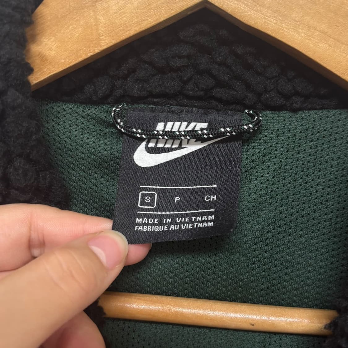 3697 나이키 블랙 뽀글이 퀄팅 패딩조끼 상품이미지4