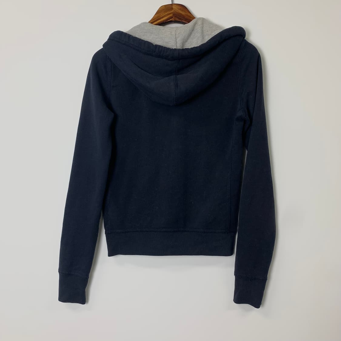 아베크롬비 y2k 와투케 네이비 딱붙 후드집업 상품이미지3