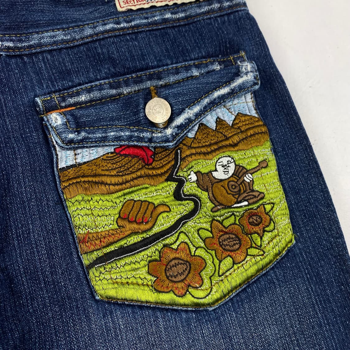 트루릴리전 백 포켓 자수 데님 진 (32) 상품이미지3