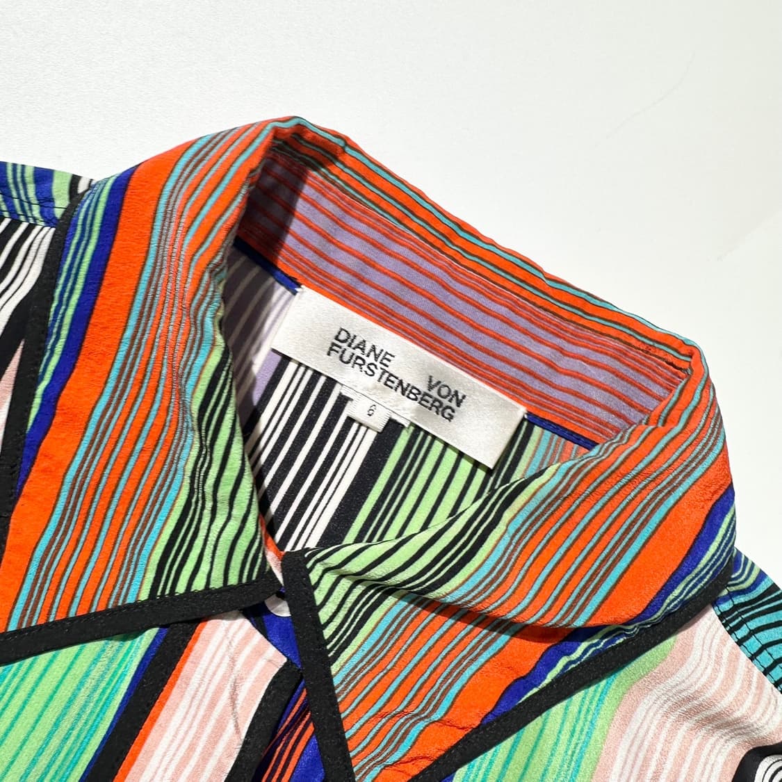 다이앤 본 퍼스텐버그 실크 스트라이프 파이핑 셔츠 상품이미지4