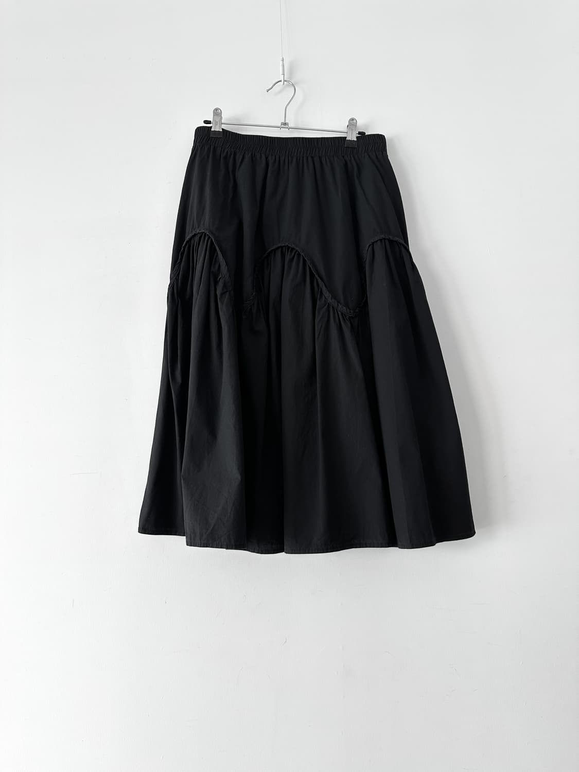 Wave banding skirt / black 상품이미지1