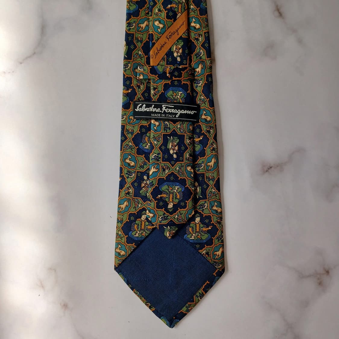 살바토레페라가모 네이비오리엔탈 패턴 넥타이 9.3cm A~B등급 E956 상품이미지5