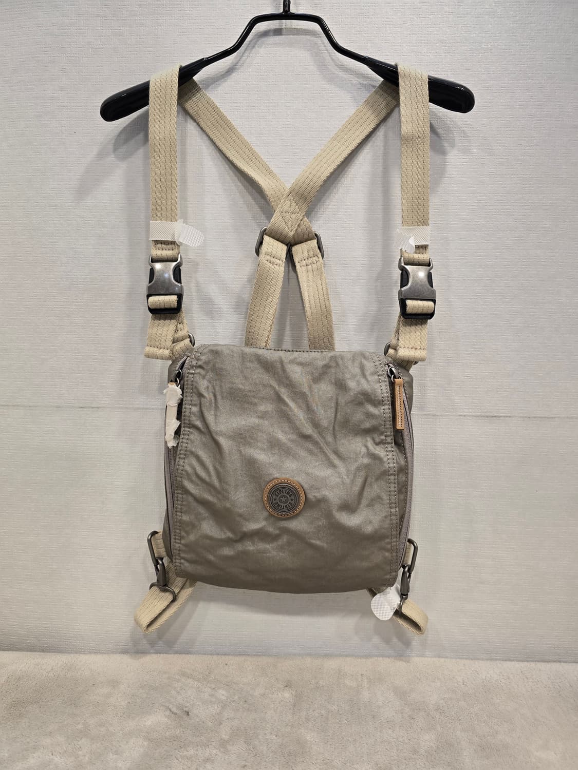 새상품) 키플링 앞으로메는 백팩 가방 상품이미지1