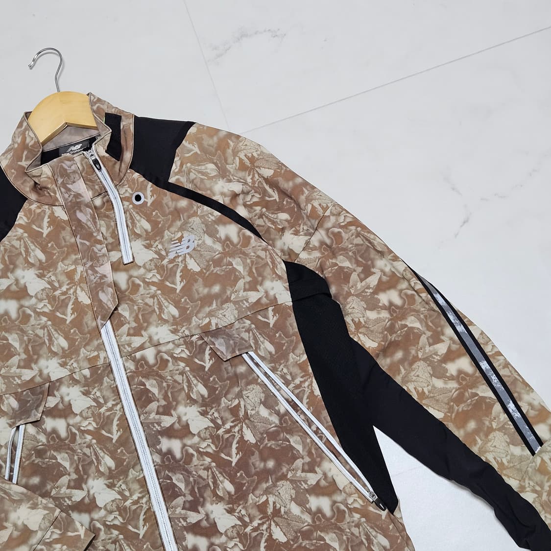 L 100 뉴발란스 러닝 리얼트리 카모 스판 바람막이 상품이미지3