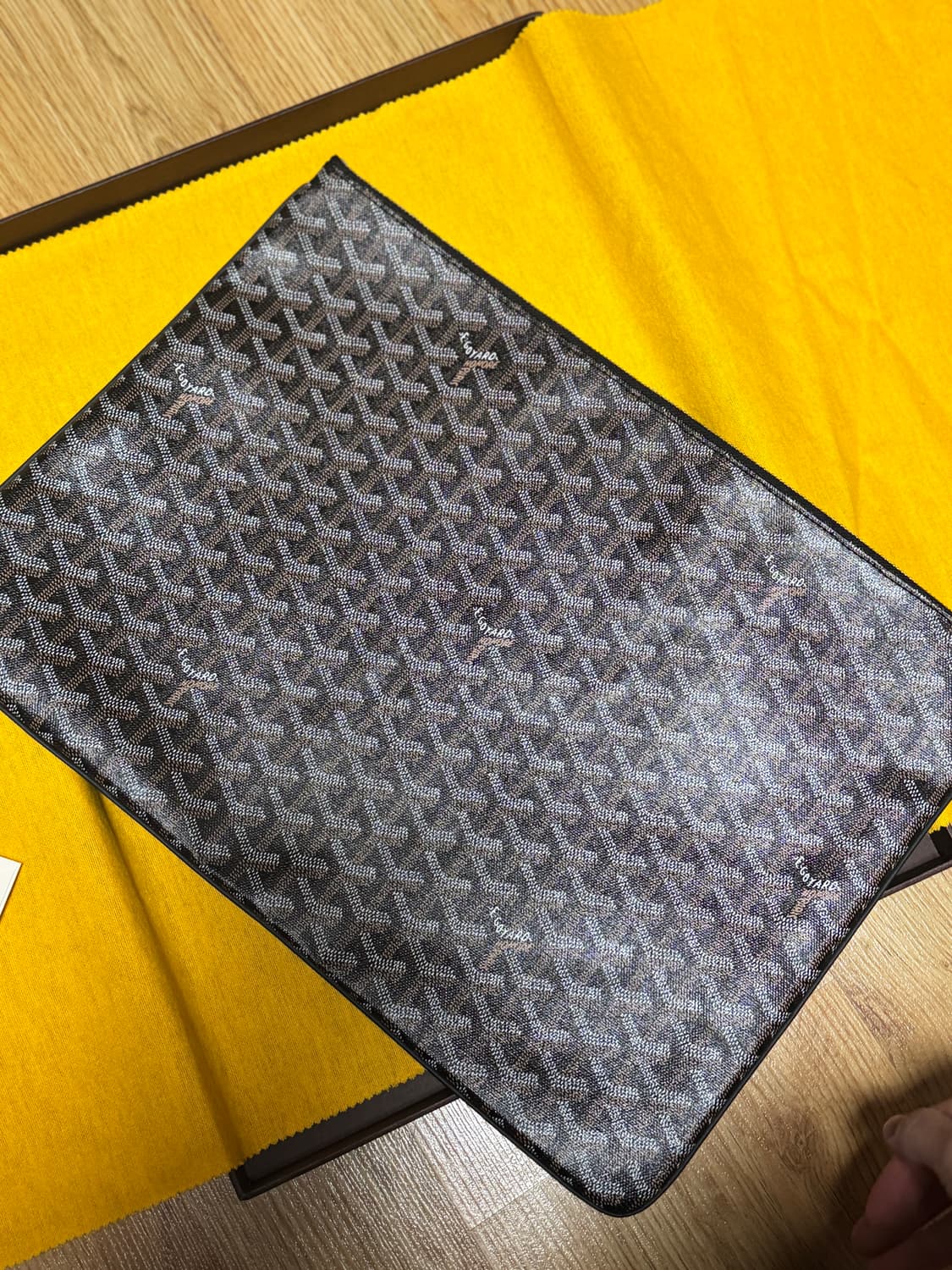 고야드 클러치 gm 상품이미지4