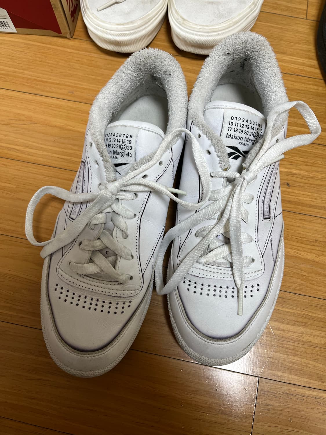 리복x마르지엘라 클럽씨 240 상품이미지1