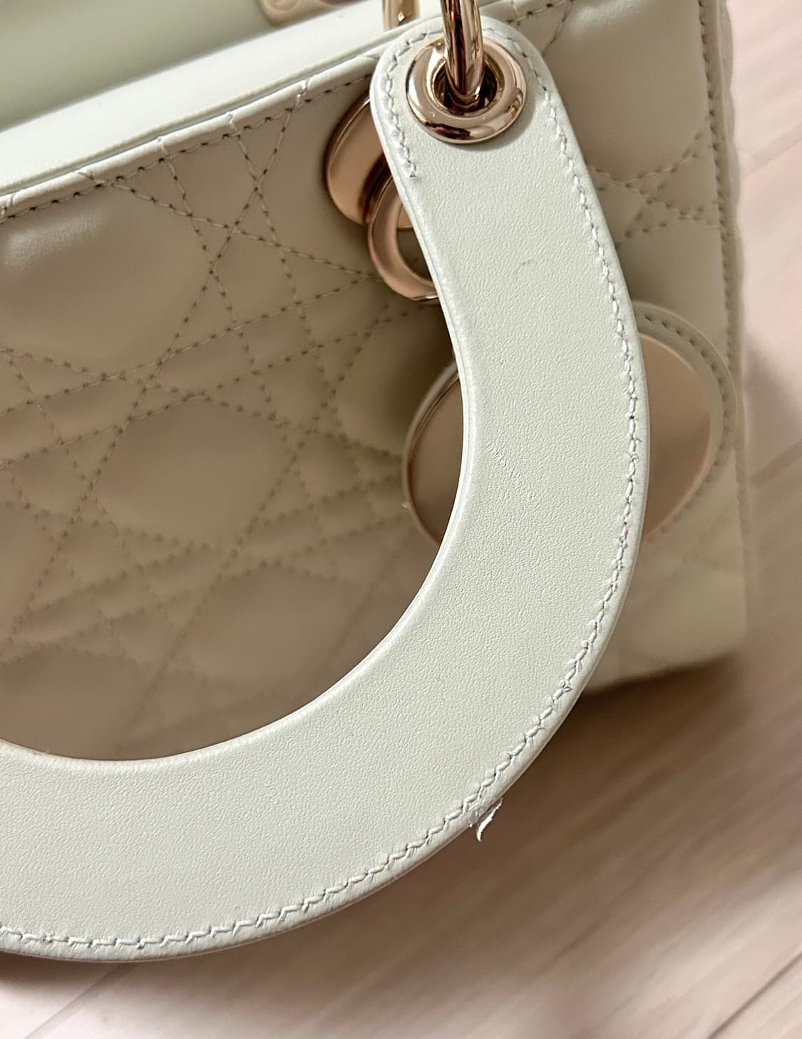 디올 레이디백 화이트 스몰 레플리카 상품이미지3