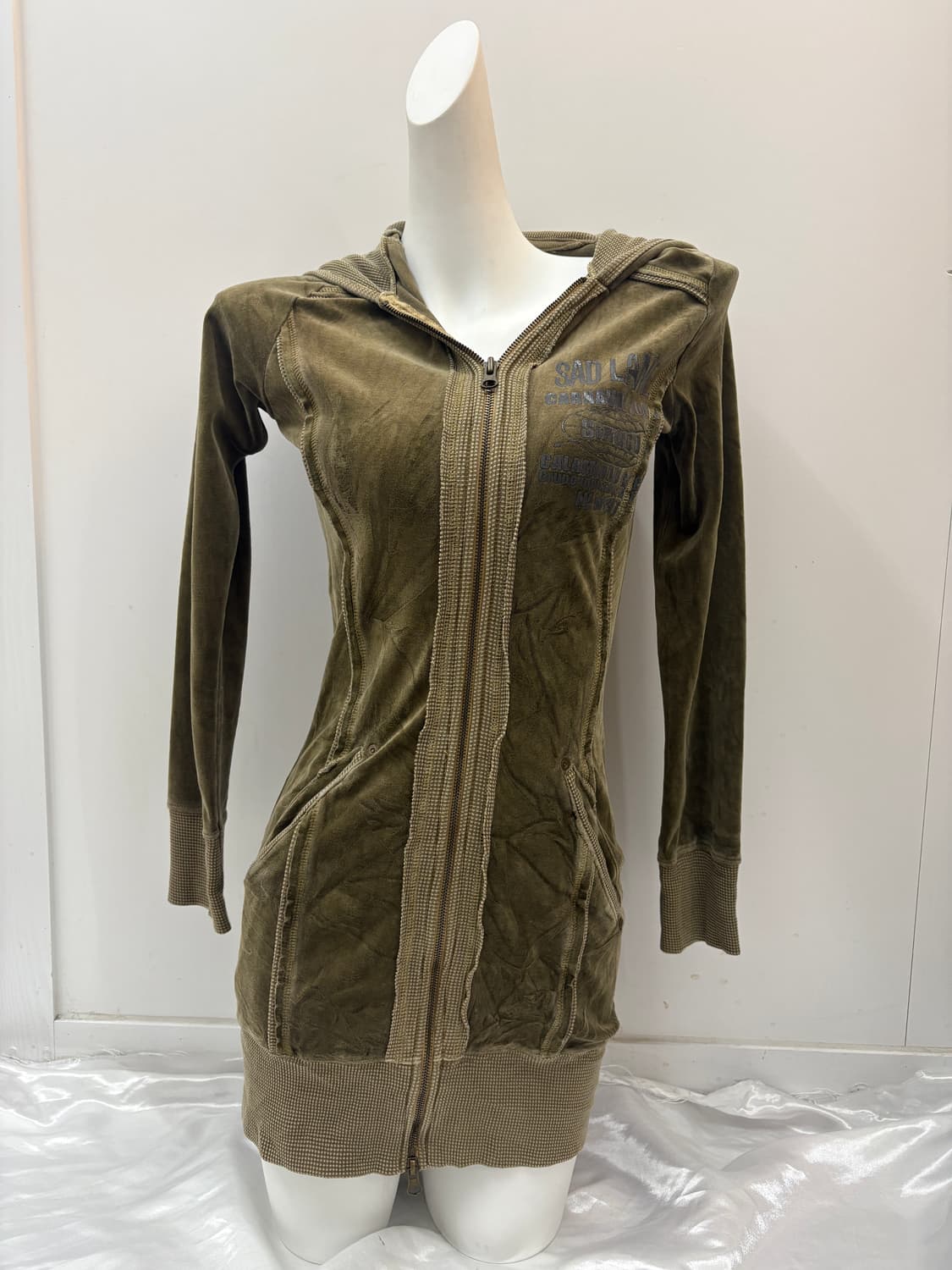 Y2K 벨벳 투웨이 후드집업 상품이미지1