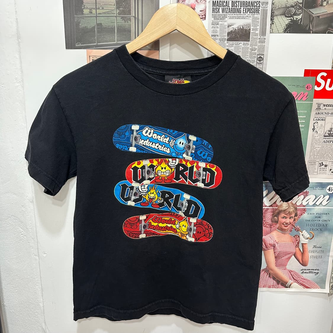 월드인더스트리 빈티지 보드 그래픽 반팔티M 상품이미지1