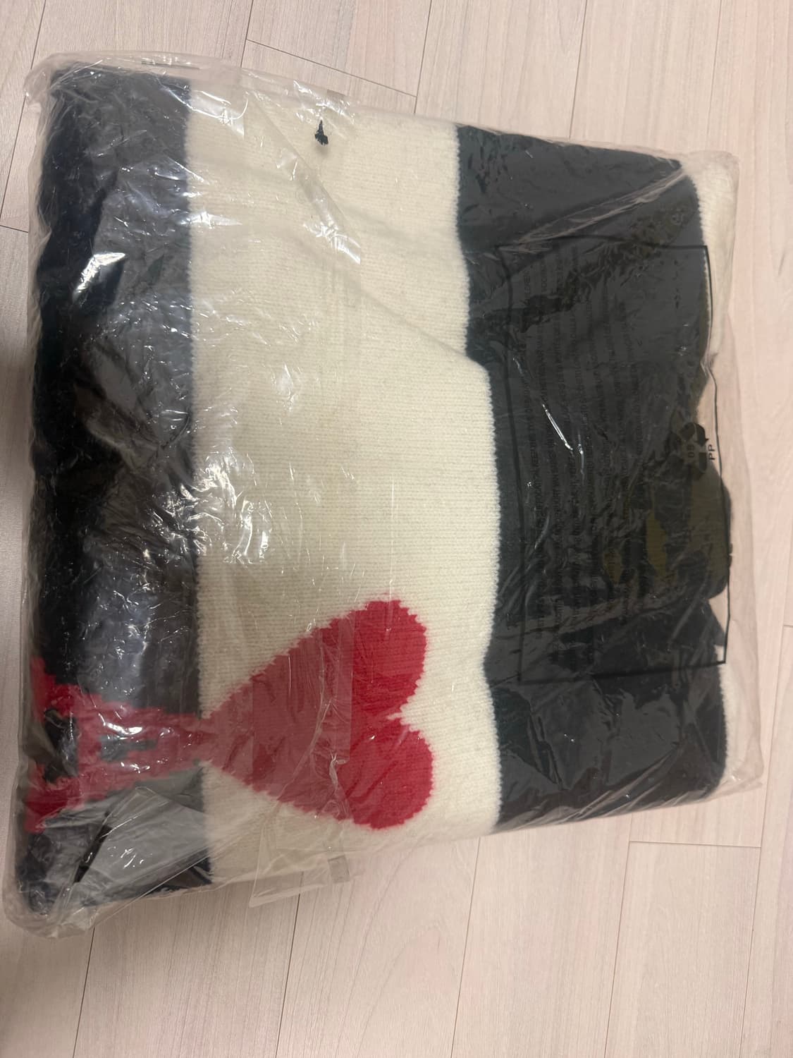 아미 20FW 빅하트인타르시아 터틀넥 니트 L사이즈 상품이미지1