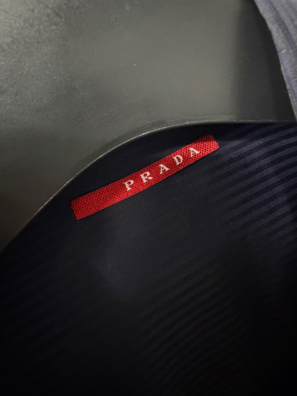 프라다 블랙 탭 스트라이프 셔츠  상품이미지5