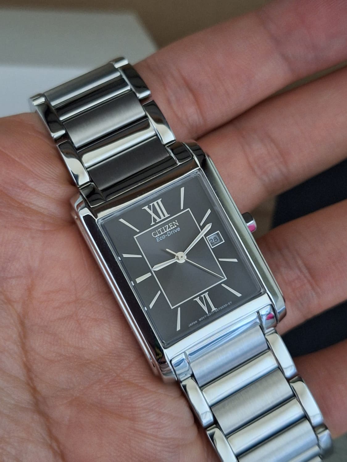 시티즌 탱크 에코드라이브 모델 판매합니다 상품이미지1