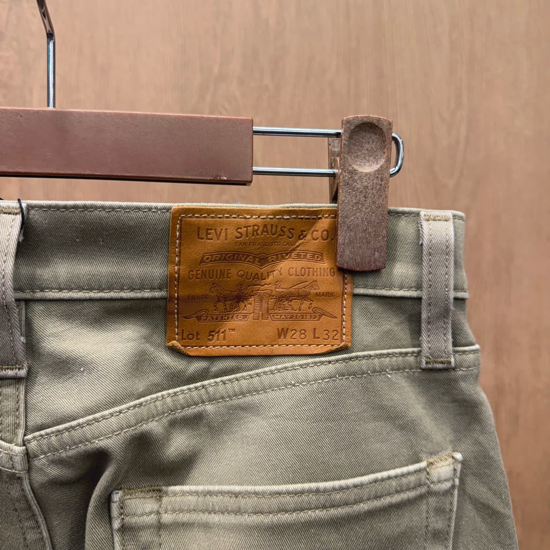 리바이스 프리미엄 511 데님 팬츠 사이드 포켓 디테일 베이지 상품이미지7