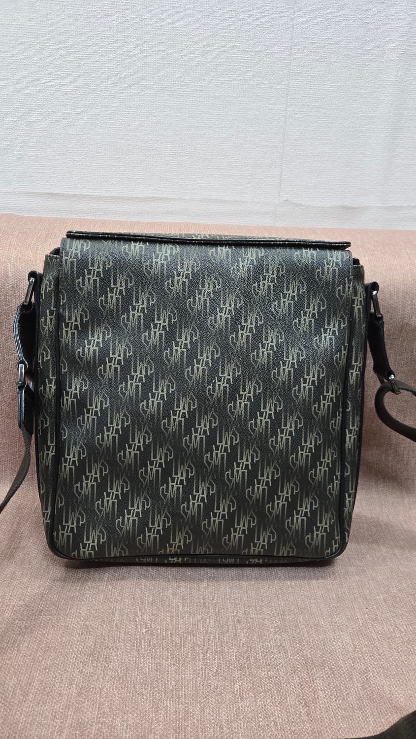 닥스 메신저백 모노그램 패턴 크로스백 상품이미지2