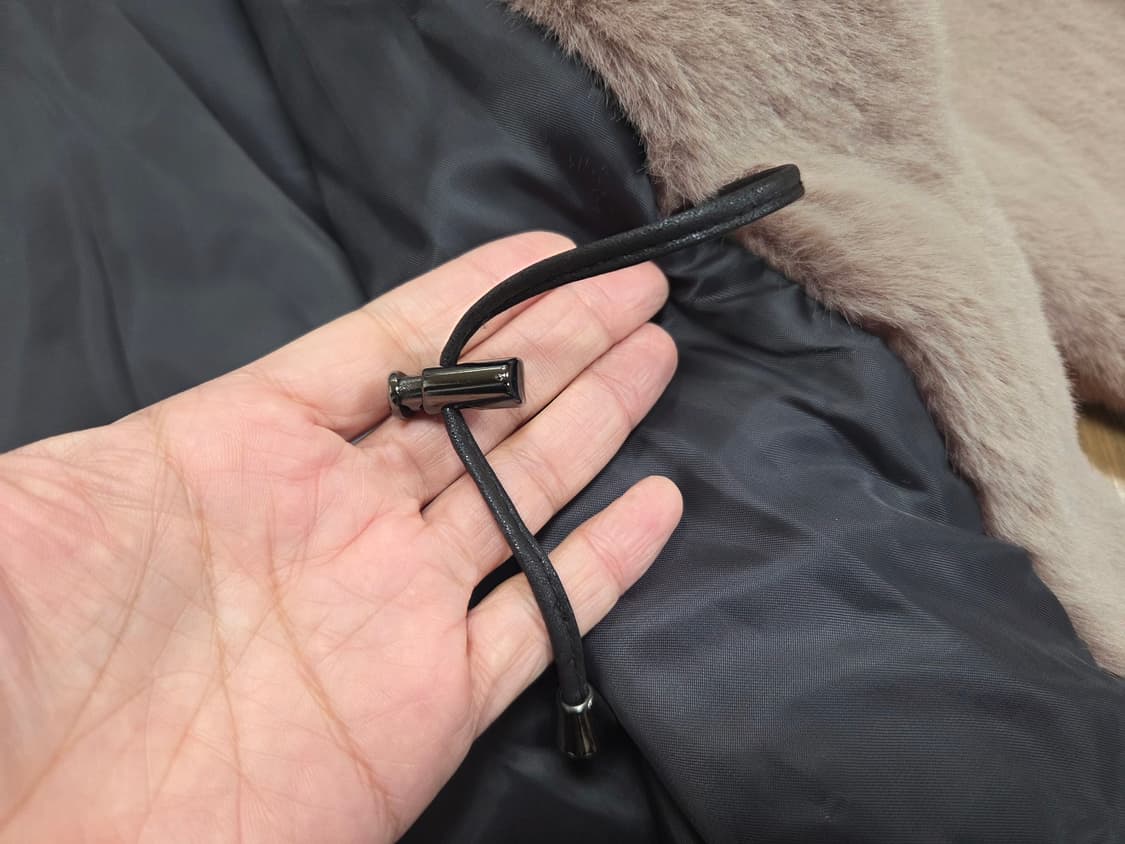 슈어룸 엘라주(ELLOGE) 페이크퍼 코트 55-66 상품이미지7